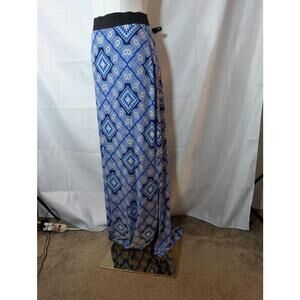 GUC Old Navy Women's Size XL Stylish Blue Printed Maxi Skirt with Side Slits